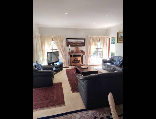 3 BEDROOM HOUSE FOR SALE IN SANDBAAI